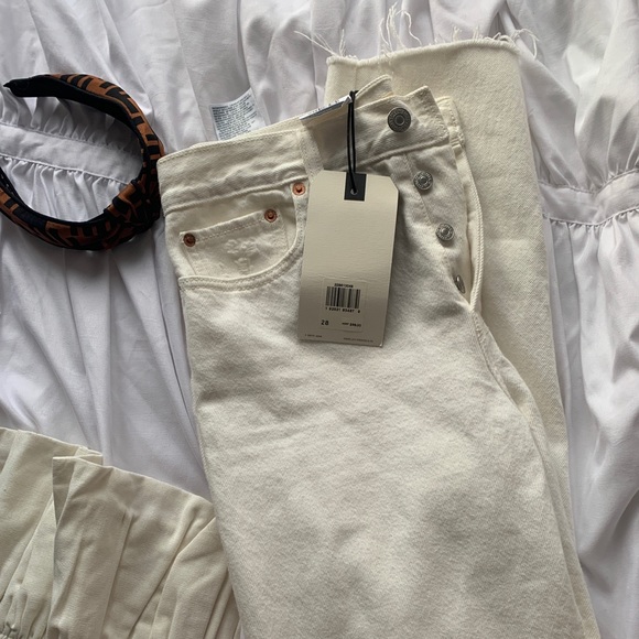 Levi's Denim - Levi’s White Wedgie Ripped Jean